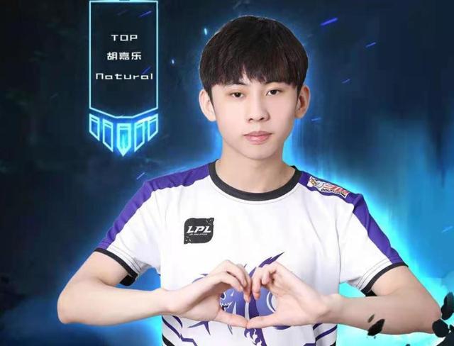 快船正式启动震撼交易，NBA弹跳狂人驰援哈登，他将顶替伦纳德