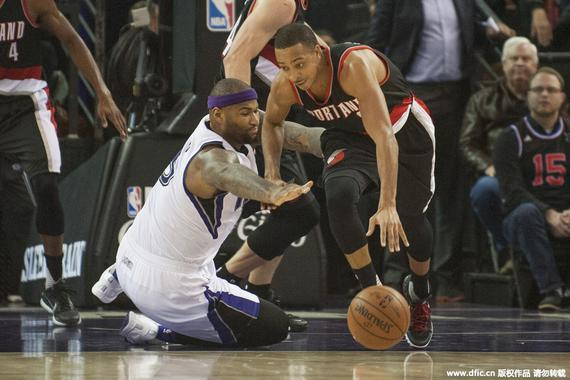 主席在接受 主席在接受