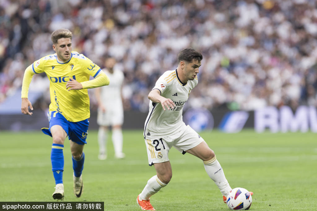 仅让无数球 仅让无数球